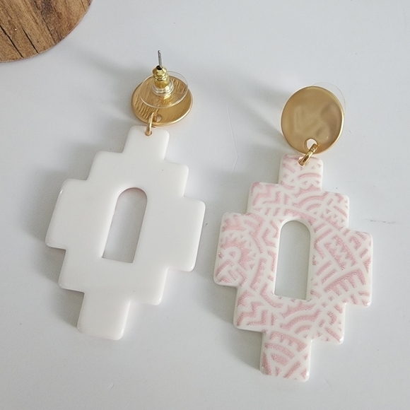 NEW Bohemian Pink Tribal Dangle Earrings - Picture 6 of 6